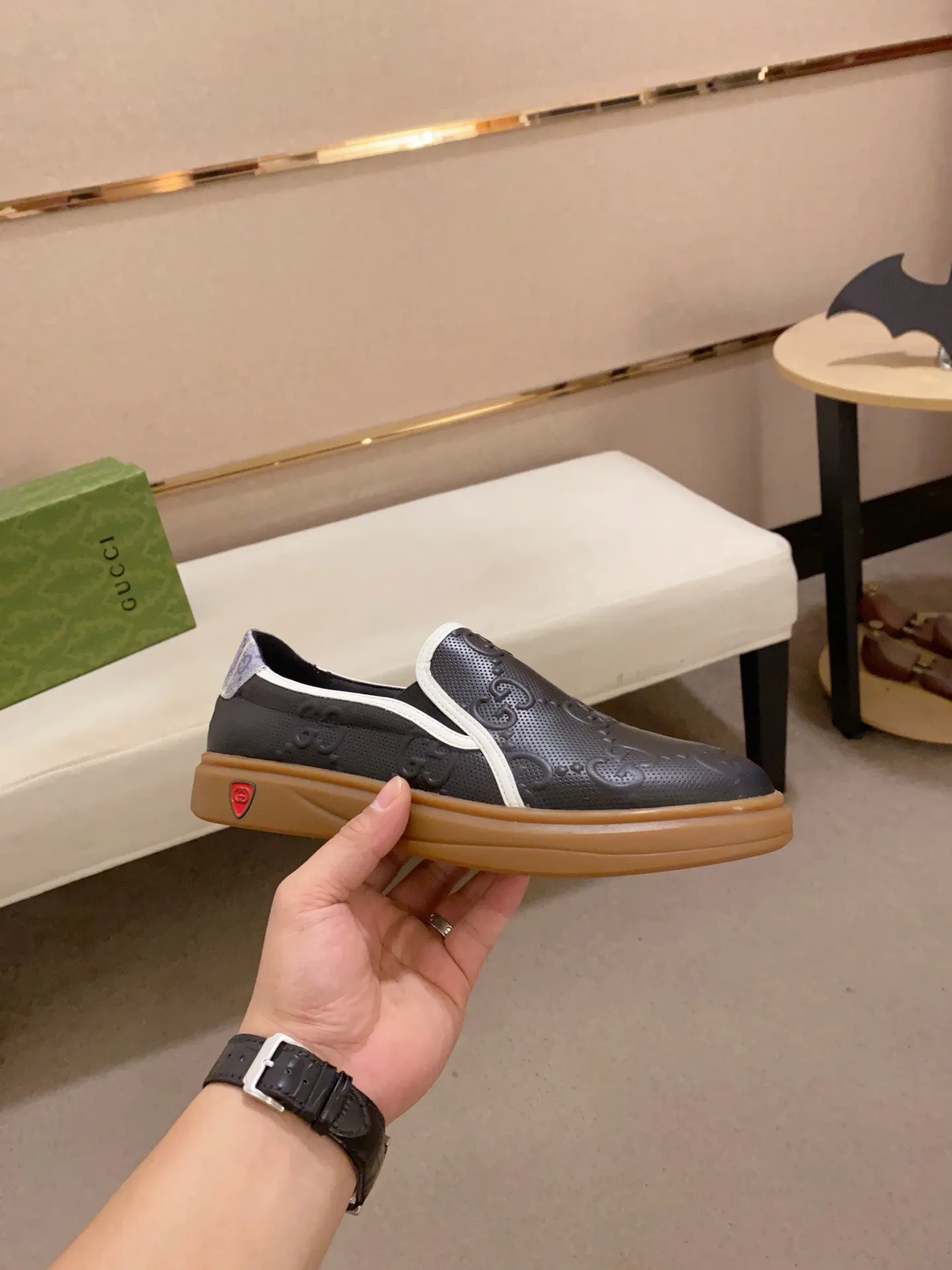 Men's clothing and shoes💰 440💰🇮🇹🇮🇹GUCCI (Gucci) top 🔍🔍 spring and summer models are on sale at the same time, the upper 🇮🇹 imported Italian first-layer cowhide, fully imported sheepskin lining 💪💪, completely 1⃣️compared 1⃣️Reproduction🇮🇹💪💪, ⚠Sole: The original sole is specially provided by the original factory, the exclusive movable molded sole is super comfortable, ⚠Original factory follow-up goods, 🔍🔍high quality, you can enter and leave the counter at will, welcome to compare⚠. Code number:38-44